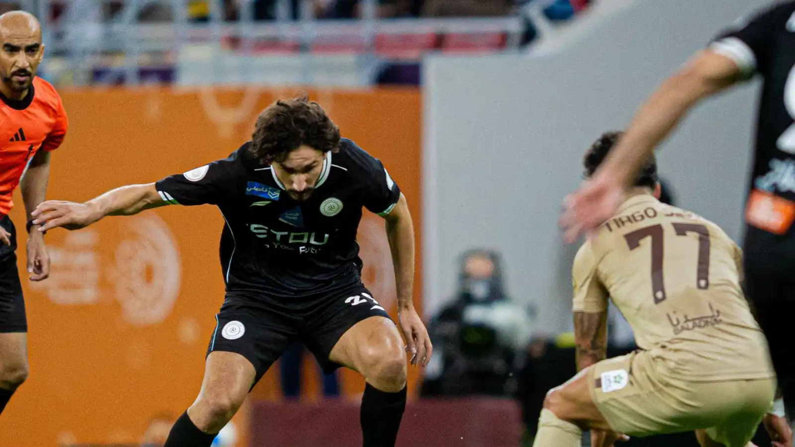 الريان القطري يكتسح الشباب السعودي ويتوّج بدوري أبطال الخليج (فيديو)