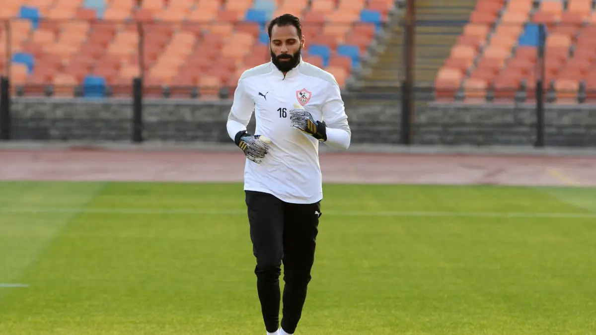 تفاصيل أزمة جنش مع مدرب الزمالك.. وإدارة النادي تقرر عقابه (فيديو)