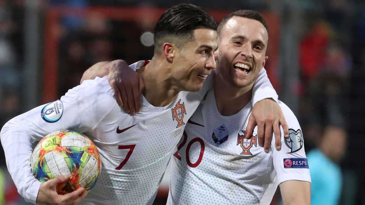 لم يتخلَ أبدًا عن عائلة جوتا.. مسؤول رسمي يدافع عن كريستيانو رونالدو