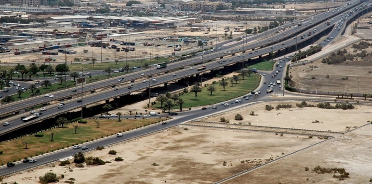 بالفيديو.. الأمطار تغرق طريق "مكة – جدة" في ظلام دامس