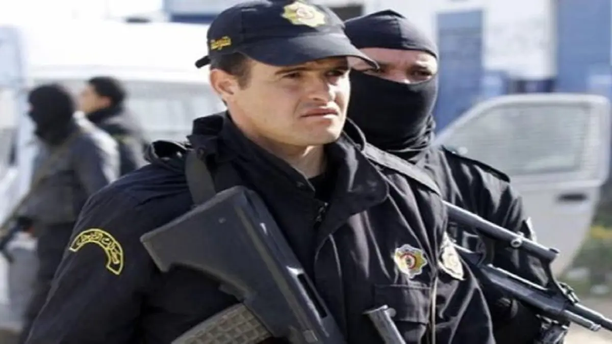 الأمن الجزائري يقتل شرطيًا ارتكب جريمة مروعة (فيديو) 