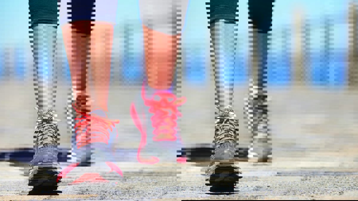 منها ارتداء الملابس الضيقة.. أخطاء لا ترتكبها في رياضة المشي