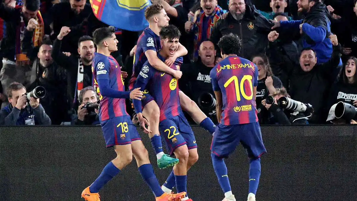 لماذا ظهرت أرقام لاعبي برشلونة بشكل غريب أمام نيوكاسل؟ (صور)