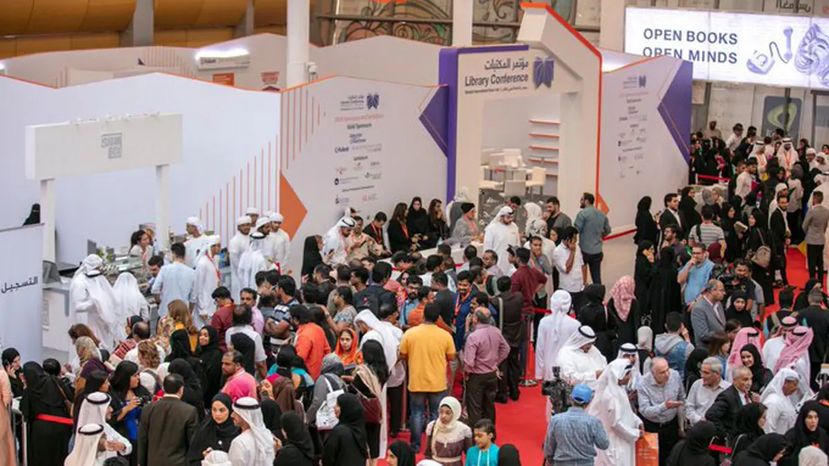 معرض الشارقة للكتاب يدخل موسوعة غينيس بأكبر حفل توقيع في العالم (صور)