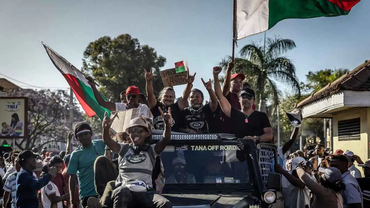 مدغشقر تحت سيطرة الجيش.. انتصار الشباب أم انقلاب مدروس؟