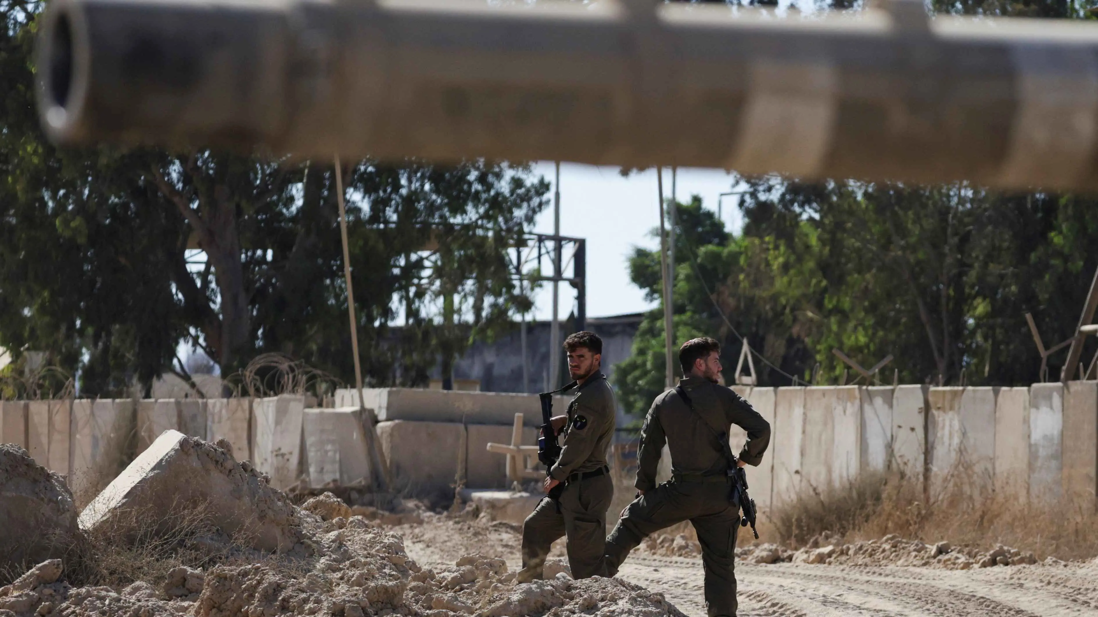 تمهيدًا لاجتياحها.. الجيش الإسرائيلي يطالب سكان شرق خان يونس بالإخلاء الفوري