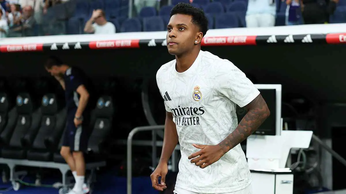 يرفض الاستسلام.. رودريغو يوجه رسالة إلى تشابي ألونسو (صورة)