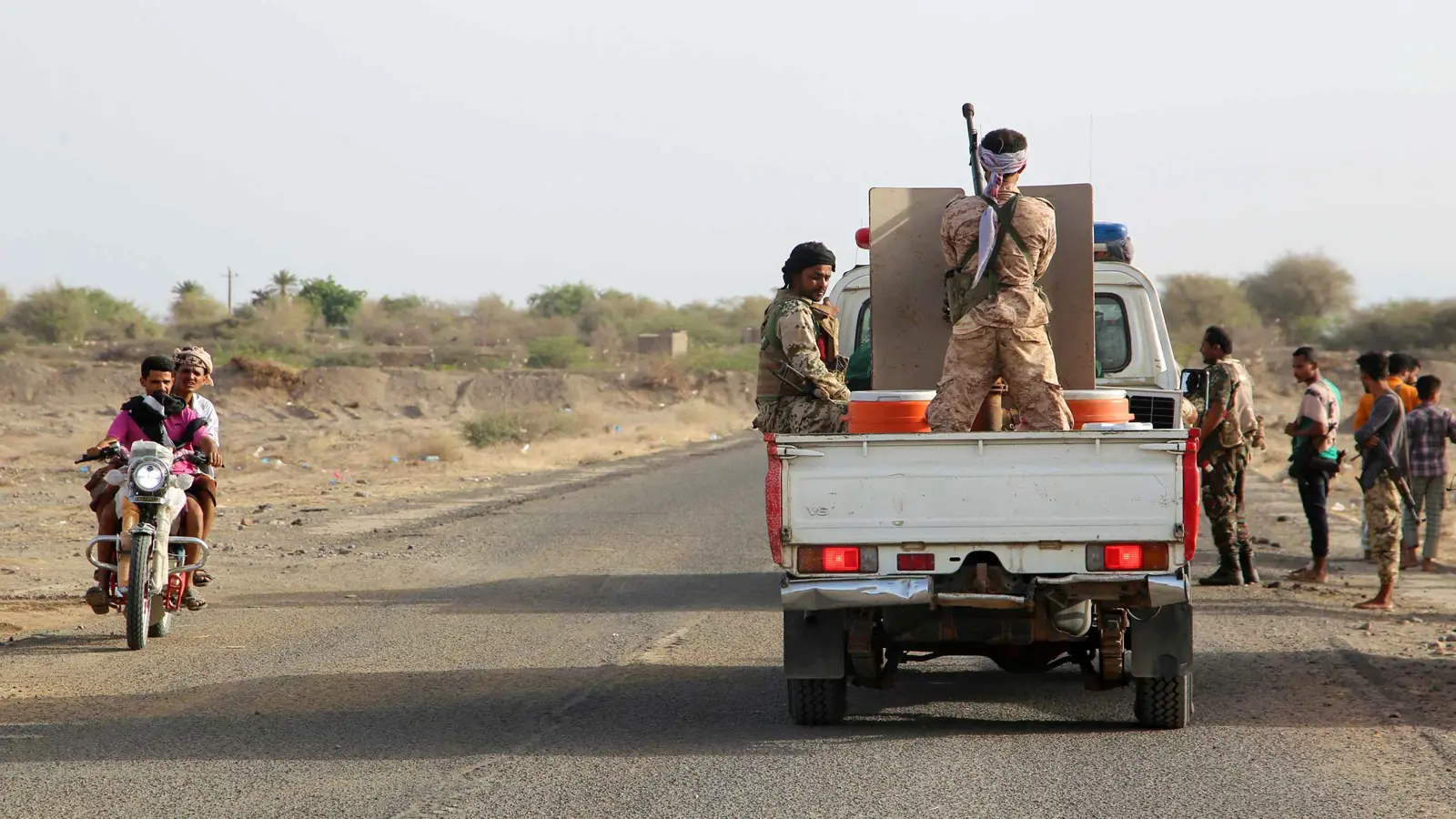 القوات اليمنية تُفشل محاولات تسلل حوثية على جبهات قتالية عدة