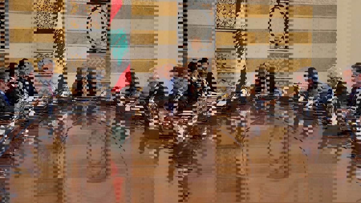 الحكومة اللبنانية تقرر عدم سداد استحقاقات ديونها