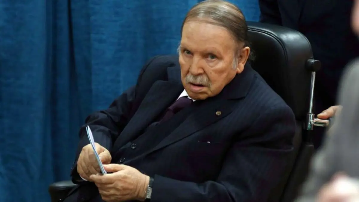 الشارع الجزائري يحتج ضد الولاية الخامسة لبوتفليقة (فيديو)