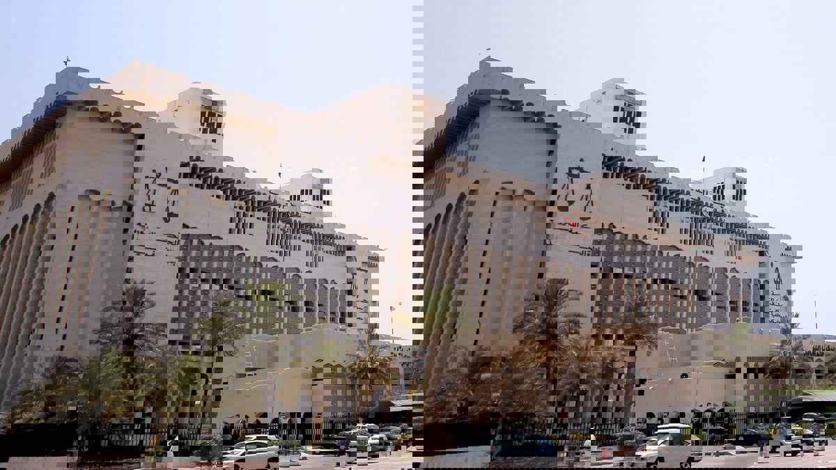 الكويت.. حبس منتحل شخصية شيخ من الأسرة الحاكمة خدع فتاة وأوهمها بالزواج