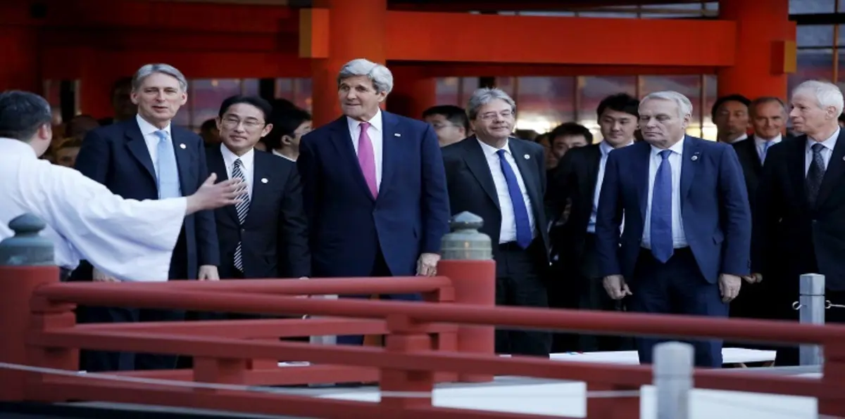 كيري: متحف هيروشيما "صادم" و"مؤلم"