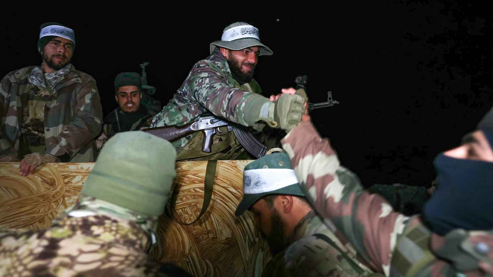 ما حقيقة بسط المسلحين سيطرتهم على مقرات الأمن "الثلاثة" في حلب؟ (فيديو)