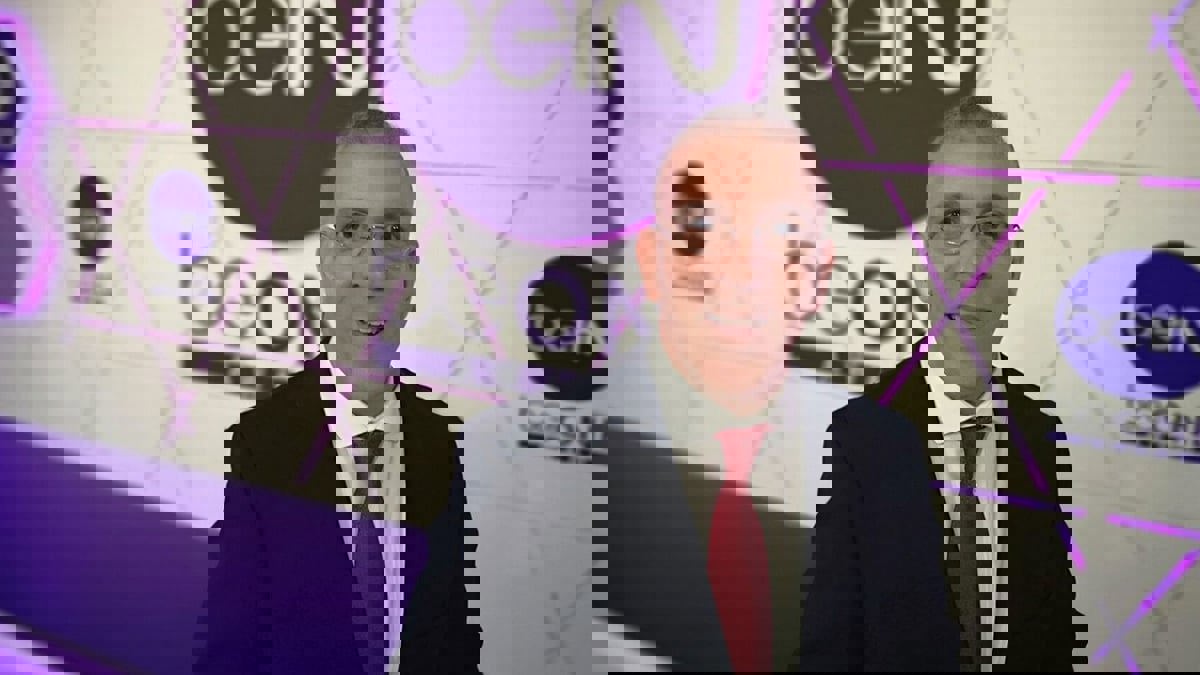 تغيير المعلق حفيظ دراجي بين شوطي مباراة إشبيلية وأتلتيكو مدريد