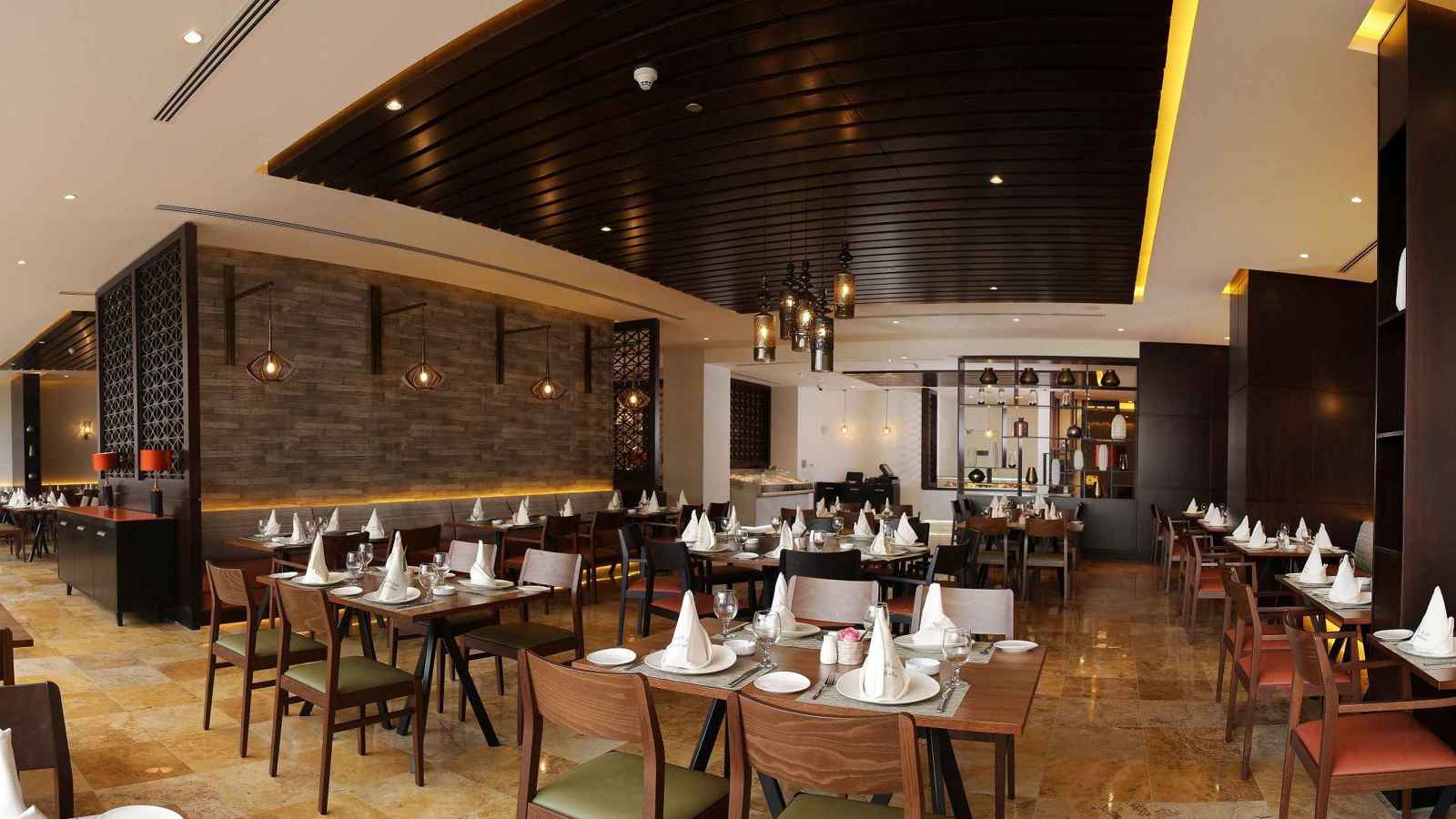 "فاتورة مطعم" تتسبب بإصابة 12 شخصا في مصر