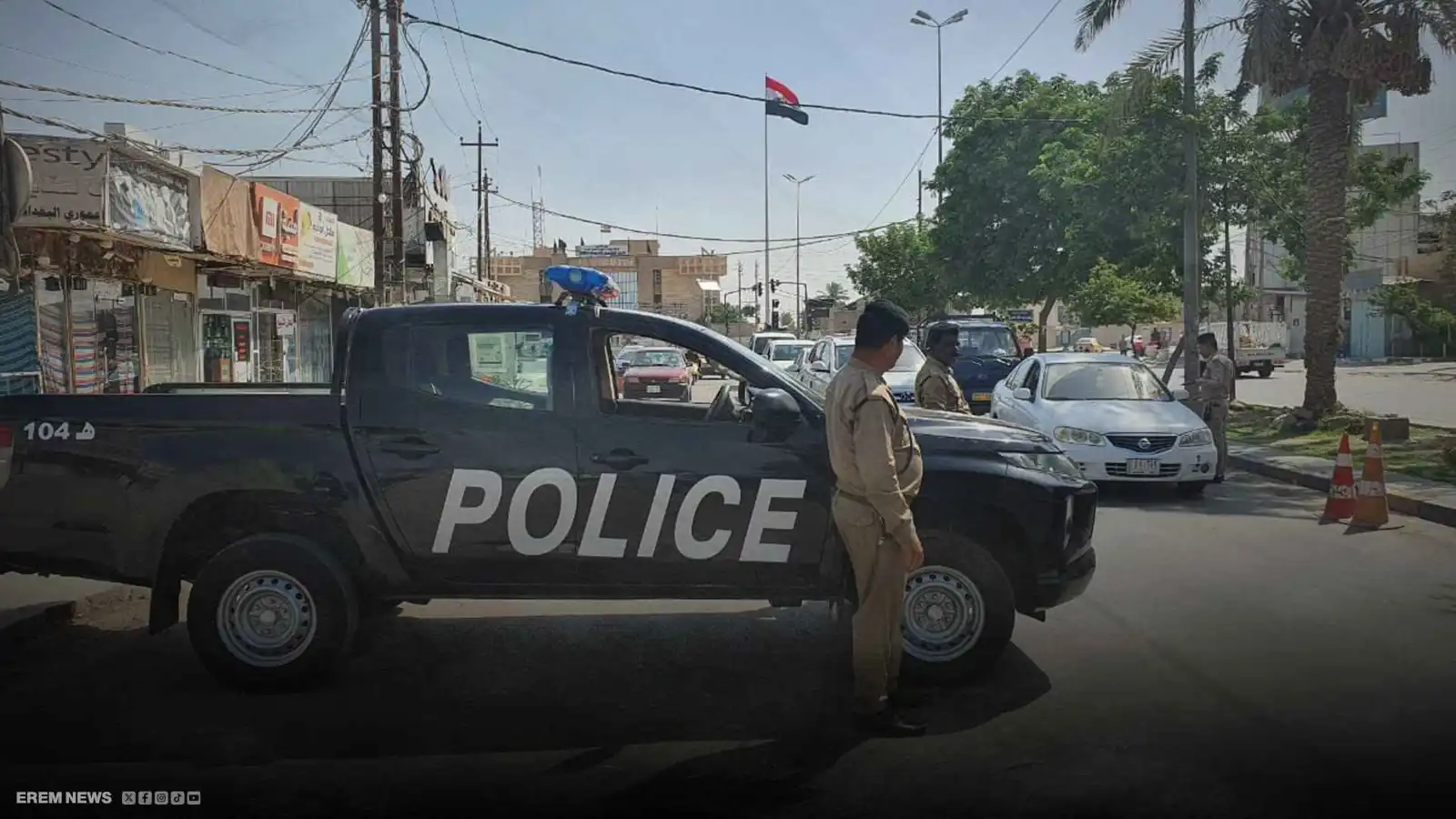 لحظة صادمة توثّق دهس امرأة لشرطي واندفاع سيارتها بجنون