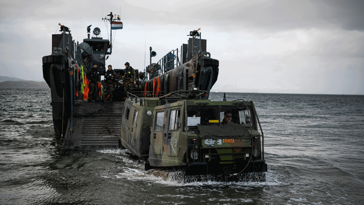 علماء "الناتو" يحللون موجات الصوت لرصد الغواصات الروسية 