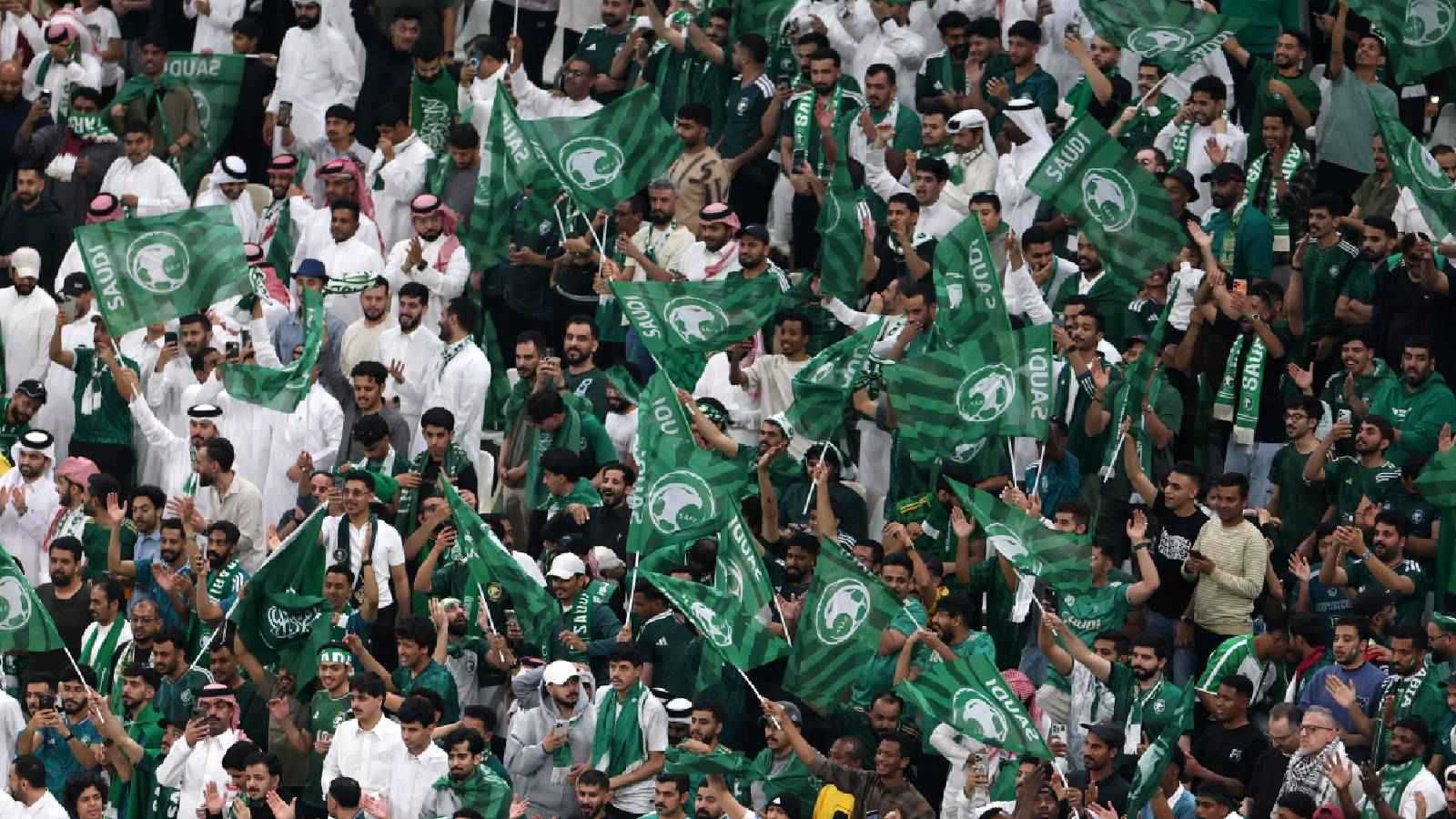 "هاتو الأردن".. جماهير المنتخب السعودي تتوعد النشامى (فيديو)