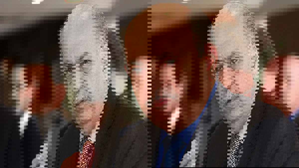 وزير النفط العراقي يؤكد أن بلاده تملك طاقة كافية لتلبية حاجات المستهلكين