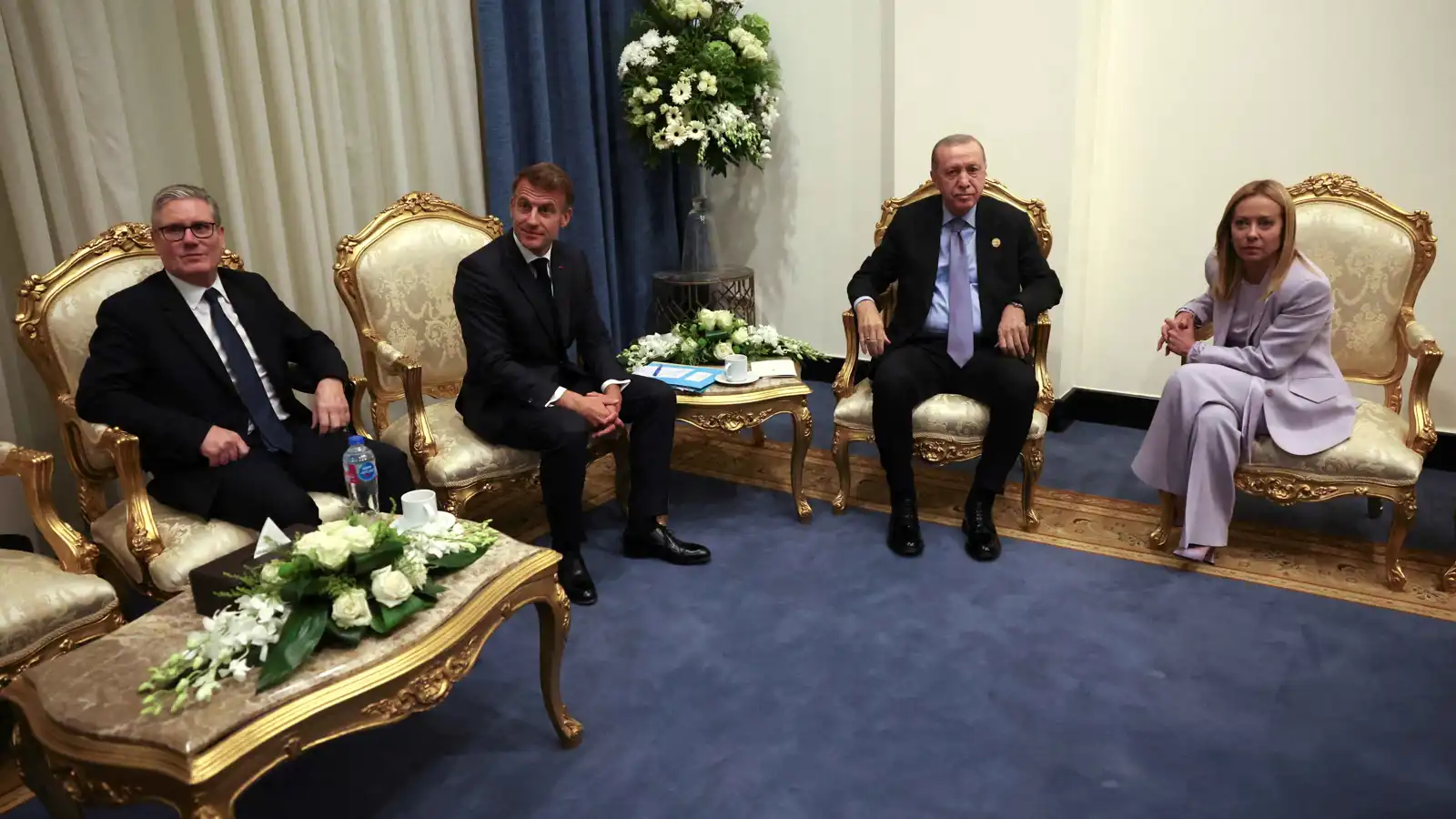 في قمة شرم الشيخ.. طلب مفاجئ من أردوغان يُحرج ميلوني (فيديو)