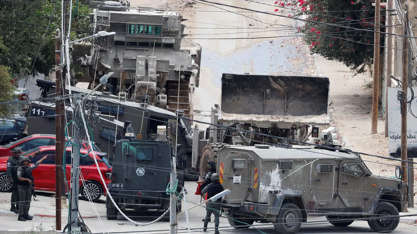 ثاني أيام "عملية جنين".. الجيش الإسرائيلي يحاصر المستشفى الحكومي (فيديو)