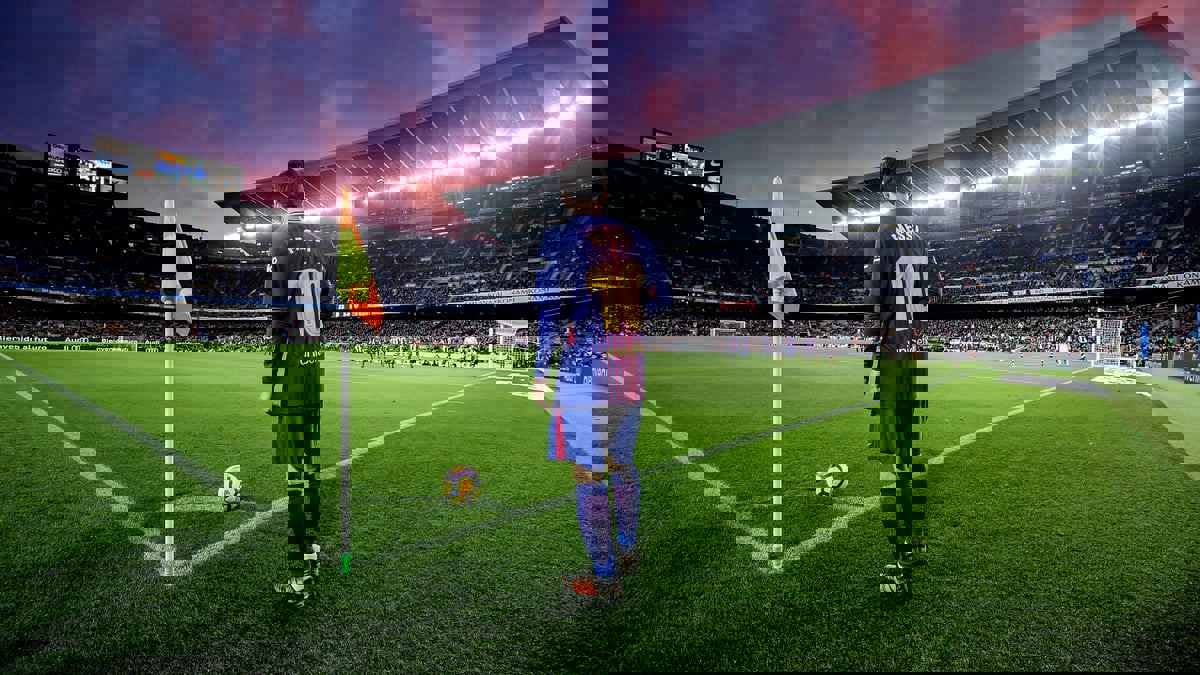 لماذا يضع تجديد عقد ليونيل ميسي لاعبي برشلونة في موقف محرج؟