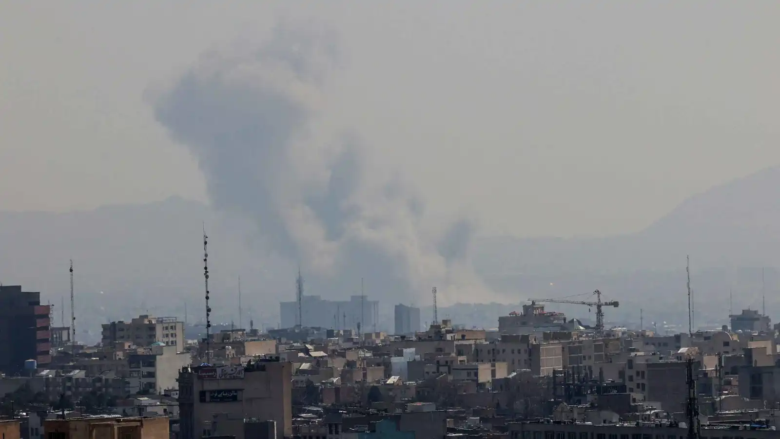 أضرار كبيرة في أكبر مجمع صلب إيراني إثر هجوم جوي