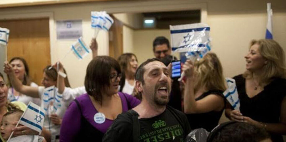 خلاف داخل الكنيست بشأن دوافع هجرة يهود فرنسا لإسرائيل