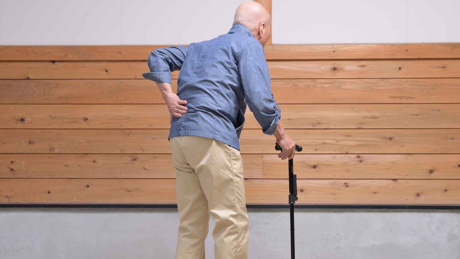 لماذا يُشكل كسر الورك خطرًا على حياة المسنين؟