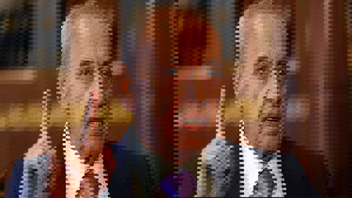 بري يدعو لاستعراض خطوات حماية عملة لبنان المنهارة