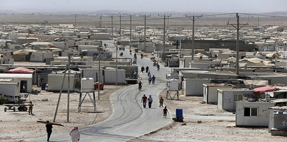 صور فضائية مذهلة للاجئين العالقين بين سوريا والأردن