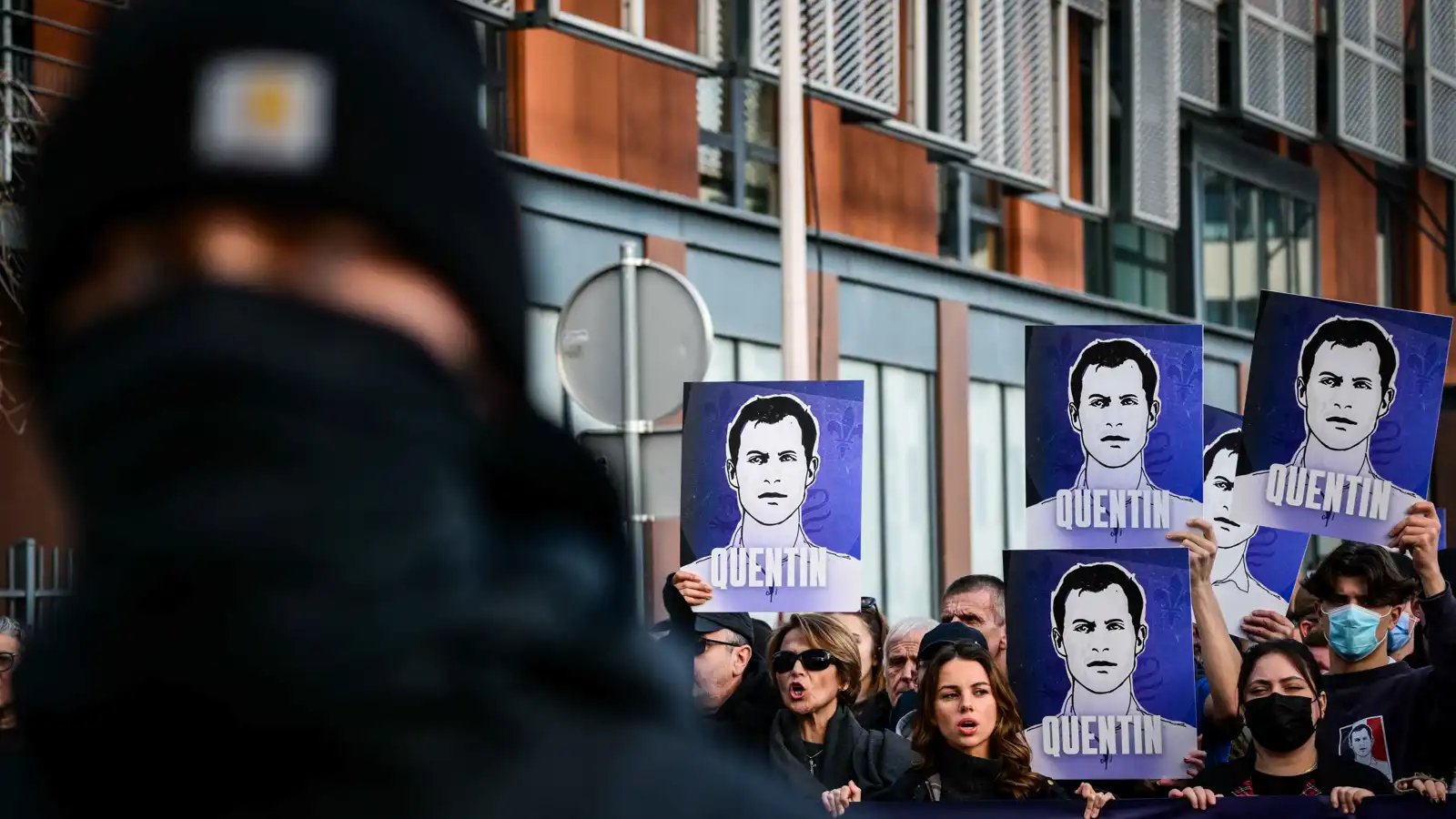 متحتجون ضد مقتل الناشط اليميني كونتان