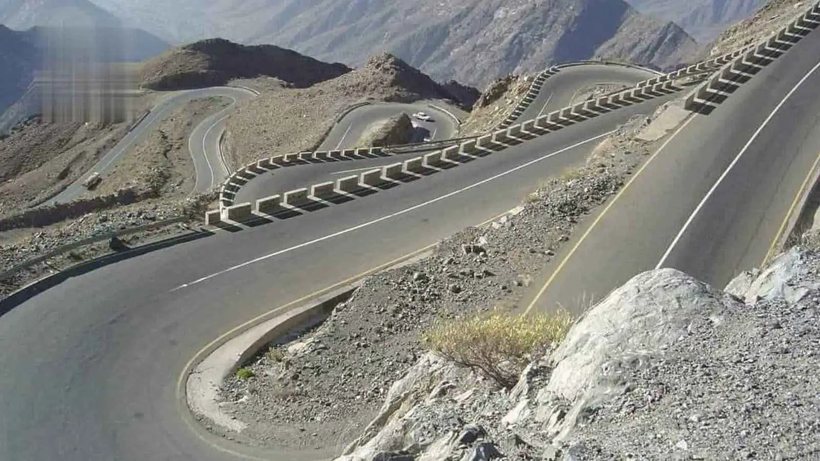 اليمن.. حادث مروري مروع يودي بحياة 5 أشخاص من أسرة واحدة‎