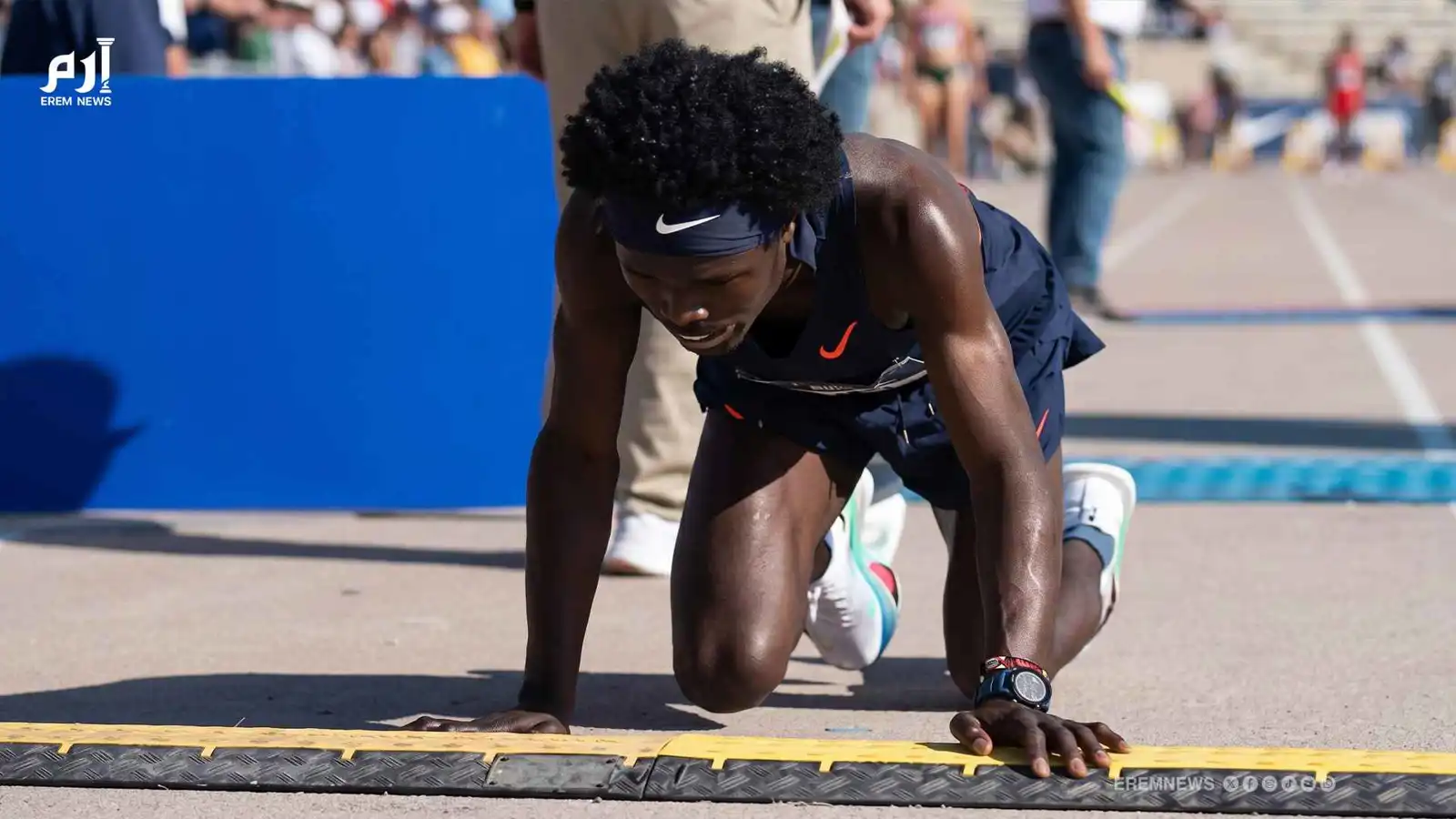 حين استسلمت ساقاه.. عدّاء يزحف ليُكمل الأمتار الأخيرة (فيديو)
