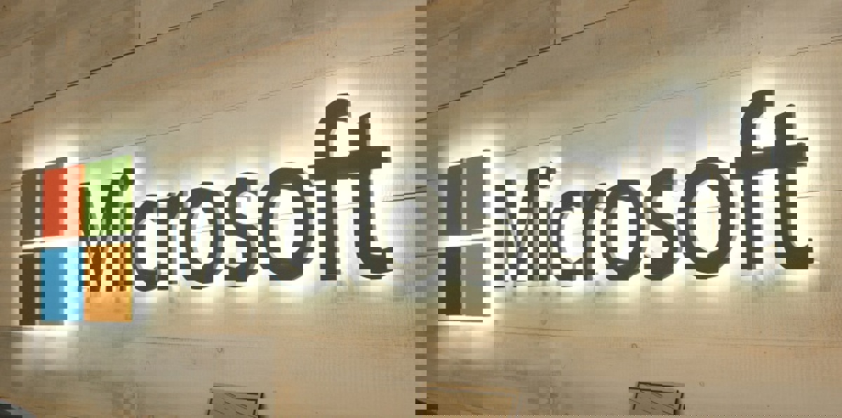 مايكروسوفت تطور نظامًا يستمع للمحادثات كالبشر