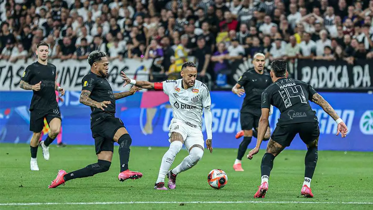 مهارة رائعة واشتباك.. ملخص لمسات نيمار في خسارة سانتوس أمام كورينثيانز (فيديو)