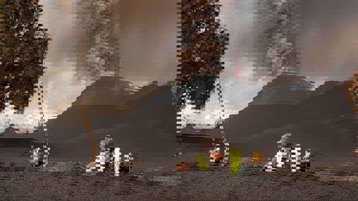 ثوران بركان سيميرو في إندونيسيا