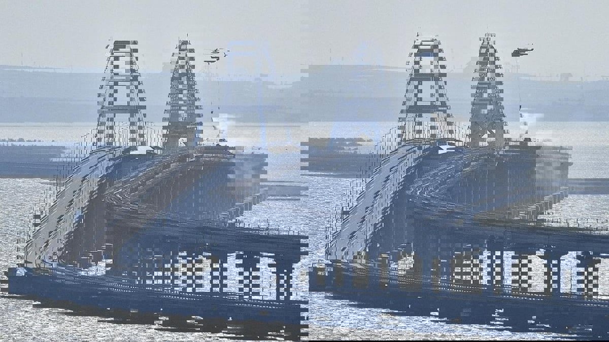 جسر القرم.. لماذا يثير تفجيره غضب الروس ؟