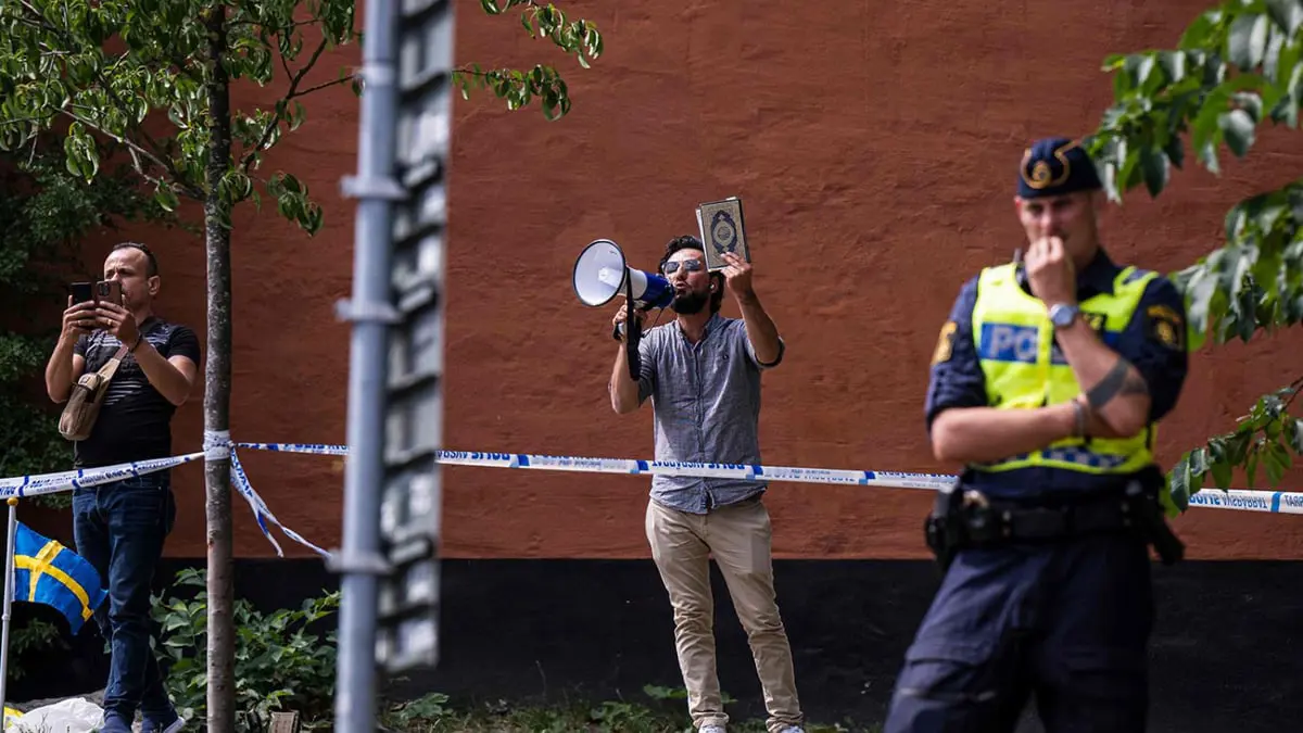 من الذي فتح صندوق باندورا؟