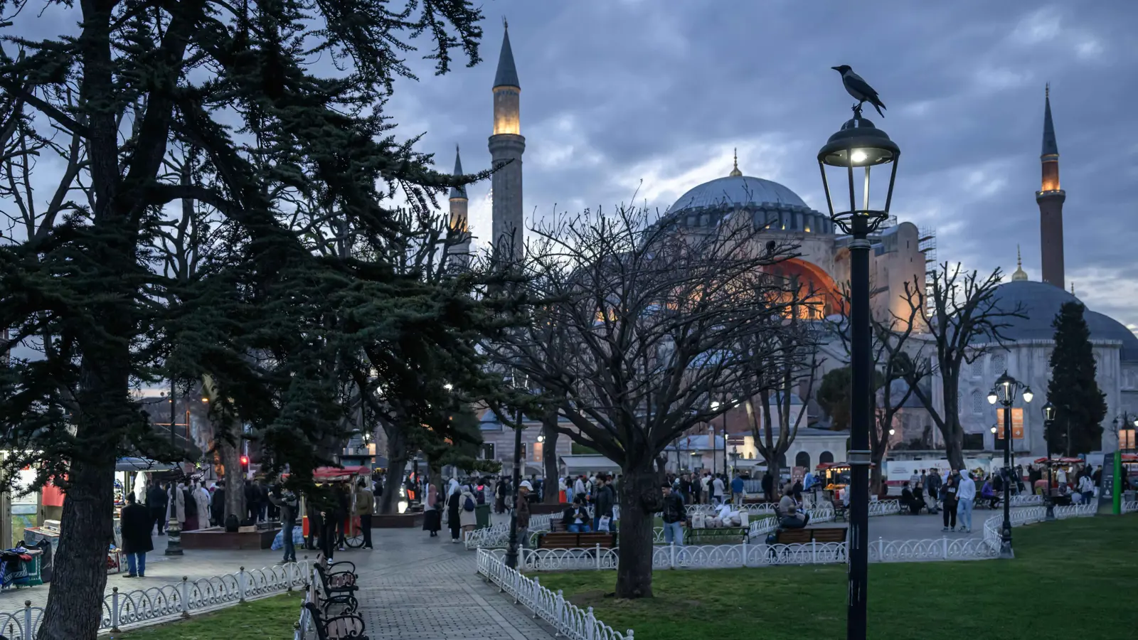الأكبر منذ إنشائه.. تركيا تبدأ عملية ترميم لقبة مسجد "آيا صوفيا"
