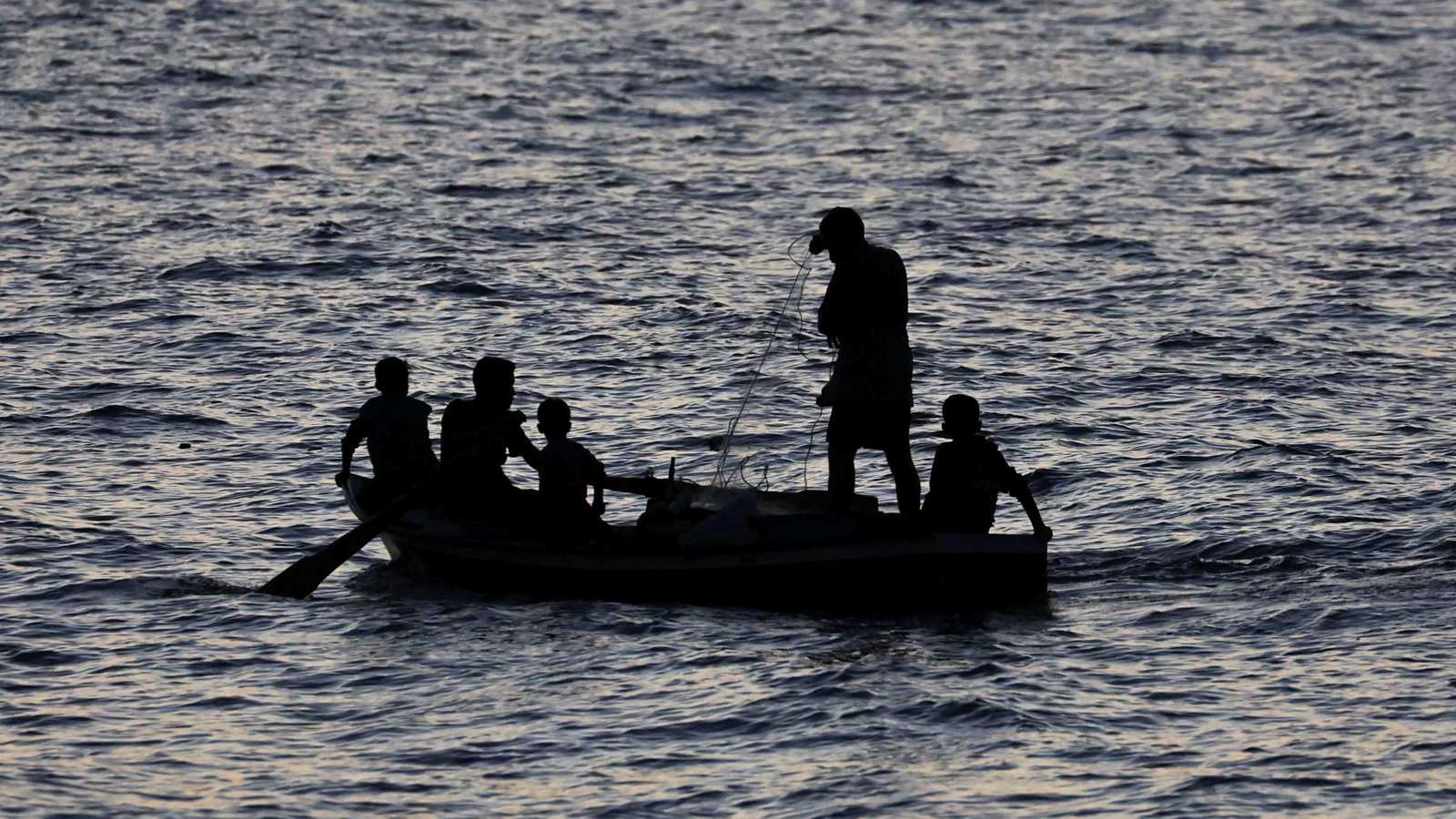 البحرية الإسرائيلية تعتقل 5 صيادين فلسطينيين قبالة غزة