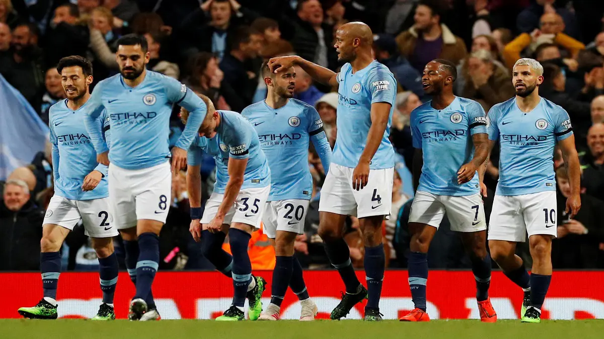 هدف مباراة مانشستر سيتي وليستر سيتي.. كومباني يتقدم بقذيفة قوية (فيديو)