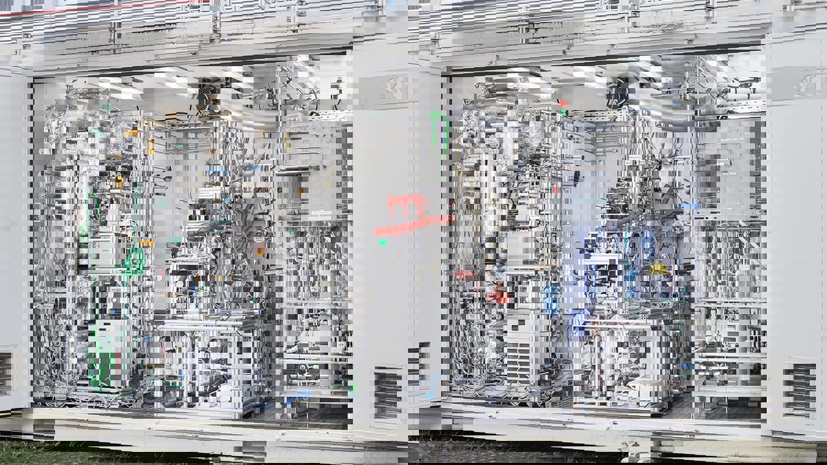 إطلاق أول مشروع لتحييد قطاع الطيران كربونيا