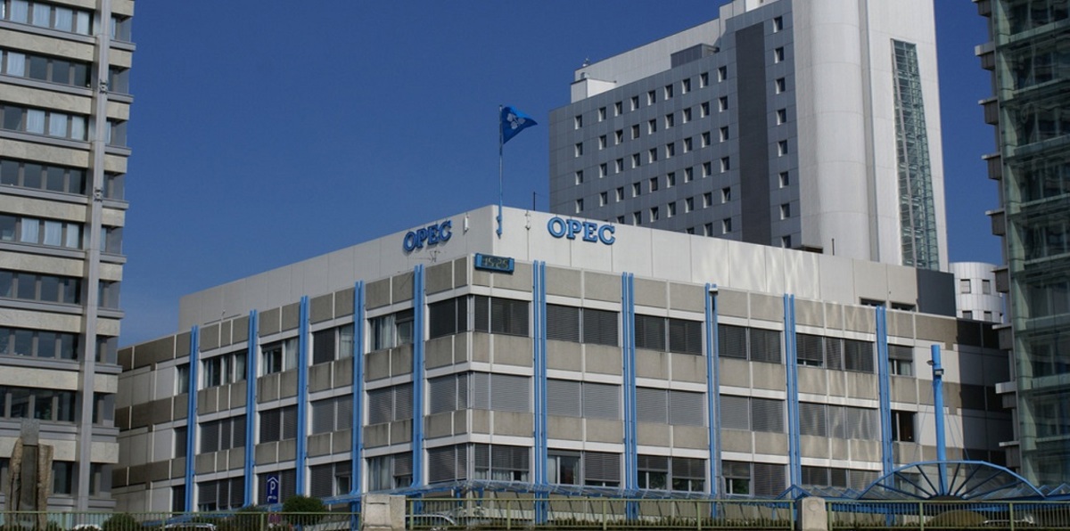 وزراء عرب: استمرار تعاون أوبك وحلفائها ضروري لتوازن سوق النفط