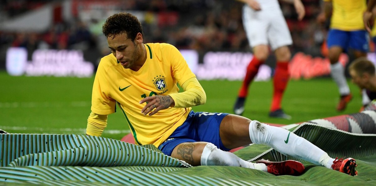 لمحة فنية رائعة من نيمار في ويمبلي (فيديو)