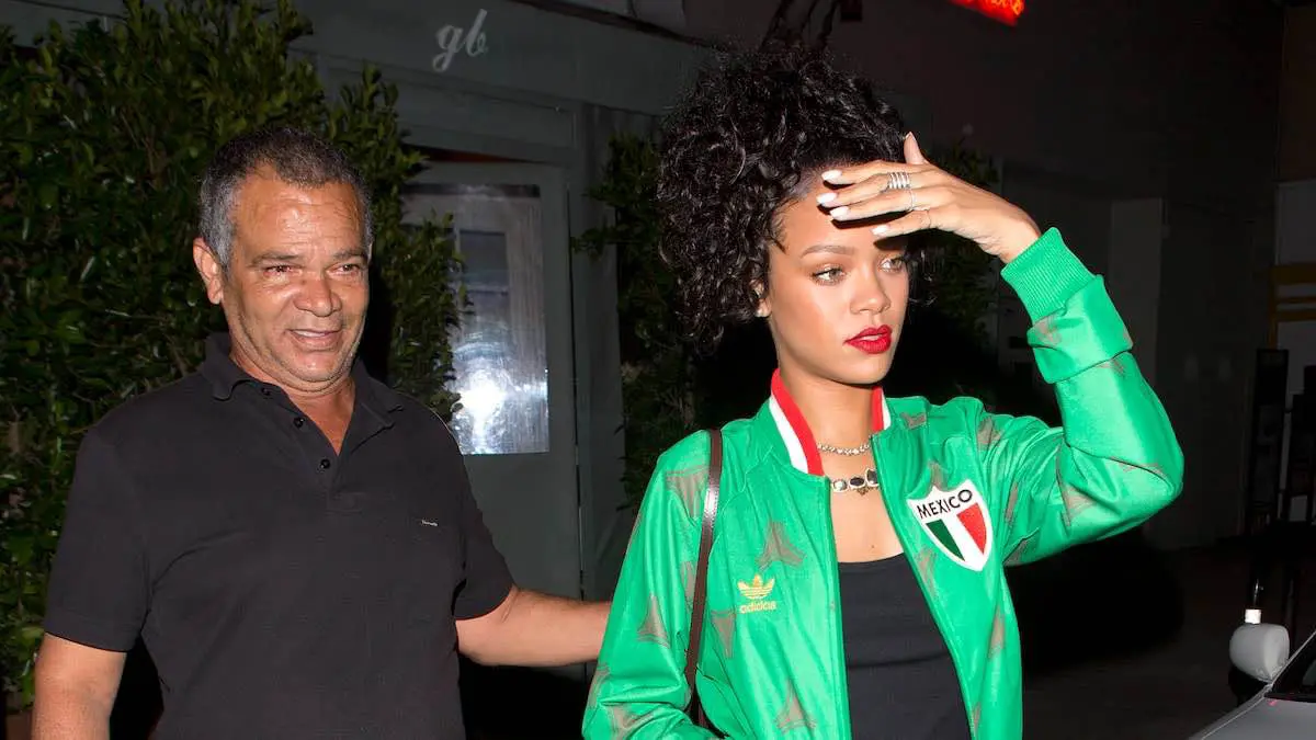 بعد شهر.. تقرير يكشف سبب وفاة والد ريهانا