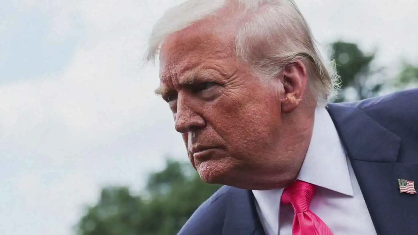 جمهوري وليبرالي.. تحالف يُعقّد موقف ترامب بفضيحة إبستين