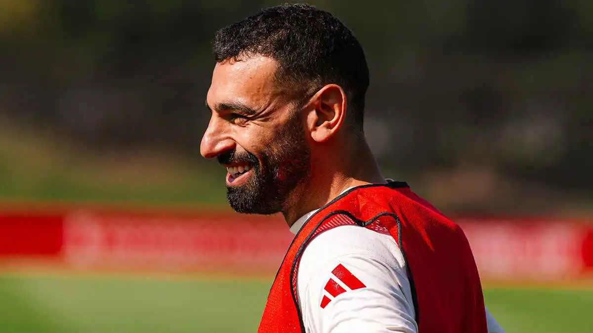 محمد صلاح يطارد رقما قياسيا تاريخيا أمام بيرنلي