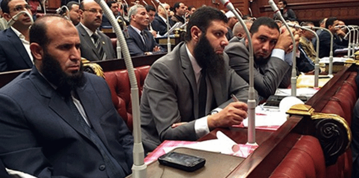 سلفيو مصر.. صراع وانقسام بين مواءمة النظام ودعم الإخوان