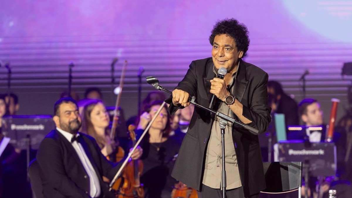 "وسام ماسبيرو للإبداع".. تكريم رسمي جديد لمحمد منير